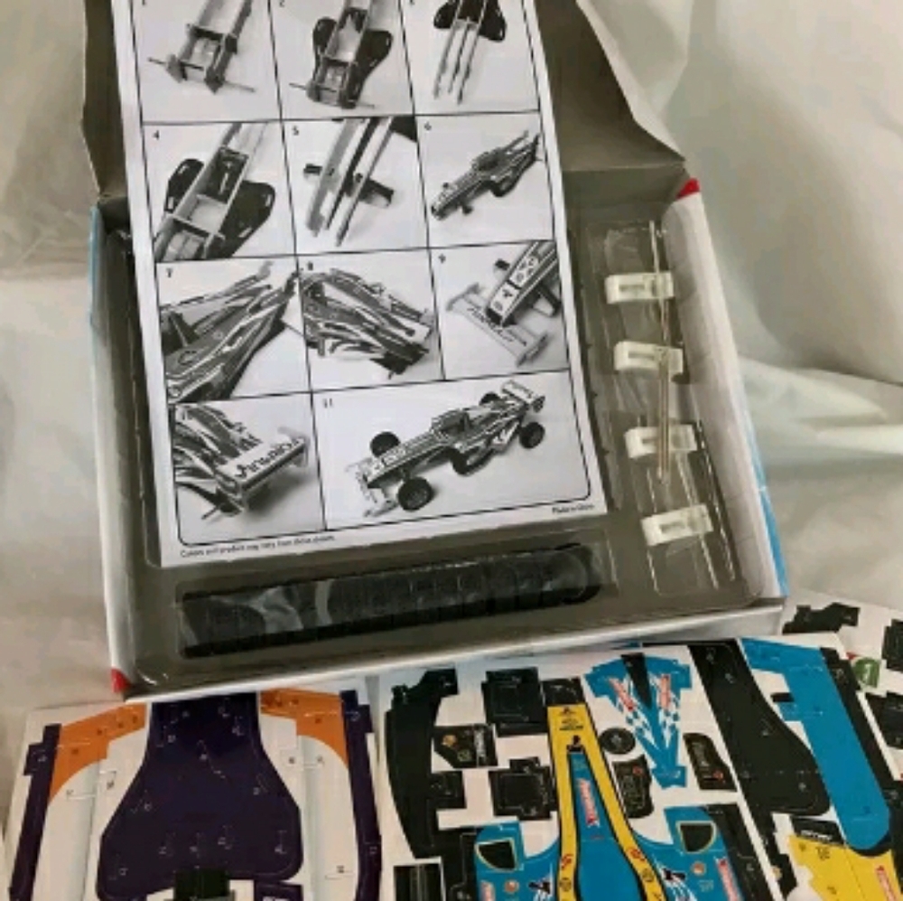 Vintage Formula Racers 3D Puzzle - Picture 5 of 5